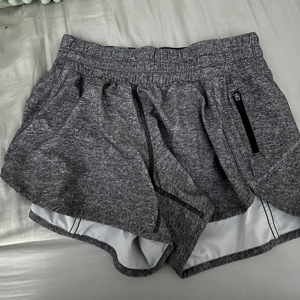 LULULEMON HOTTY HOT NEVER WORN